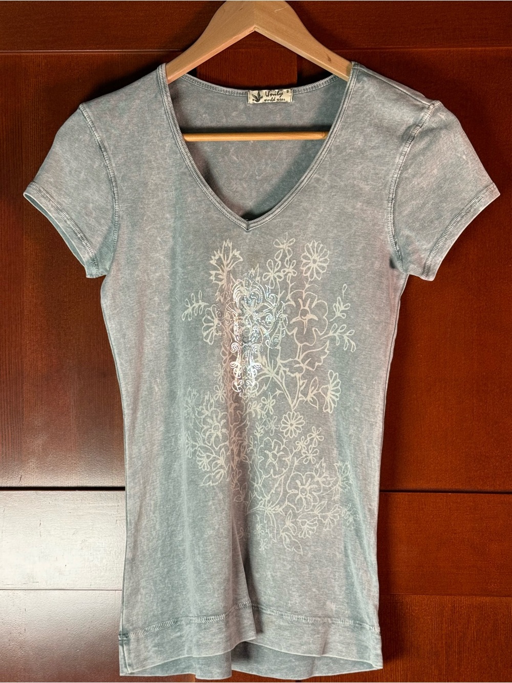 Y2K Unity World Wear Gray Floral Graphic V Neck Tee Small